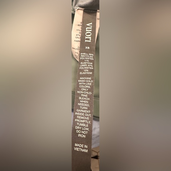 Vuori Halo Performance Crop Top EUC - Picture 6 of 7